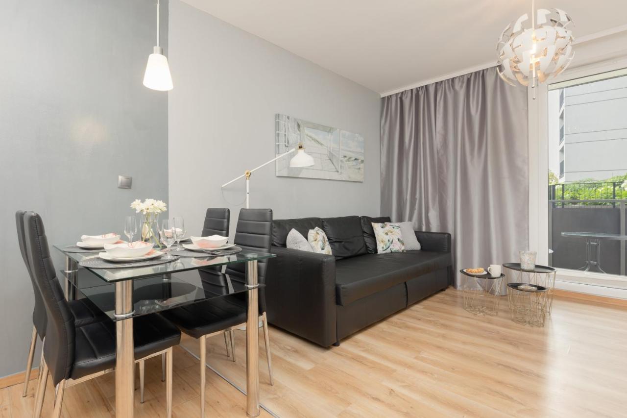 Wawrzyszewska By Renters Apartment