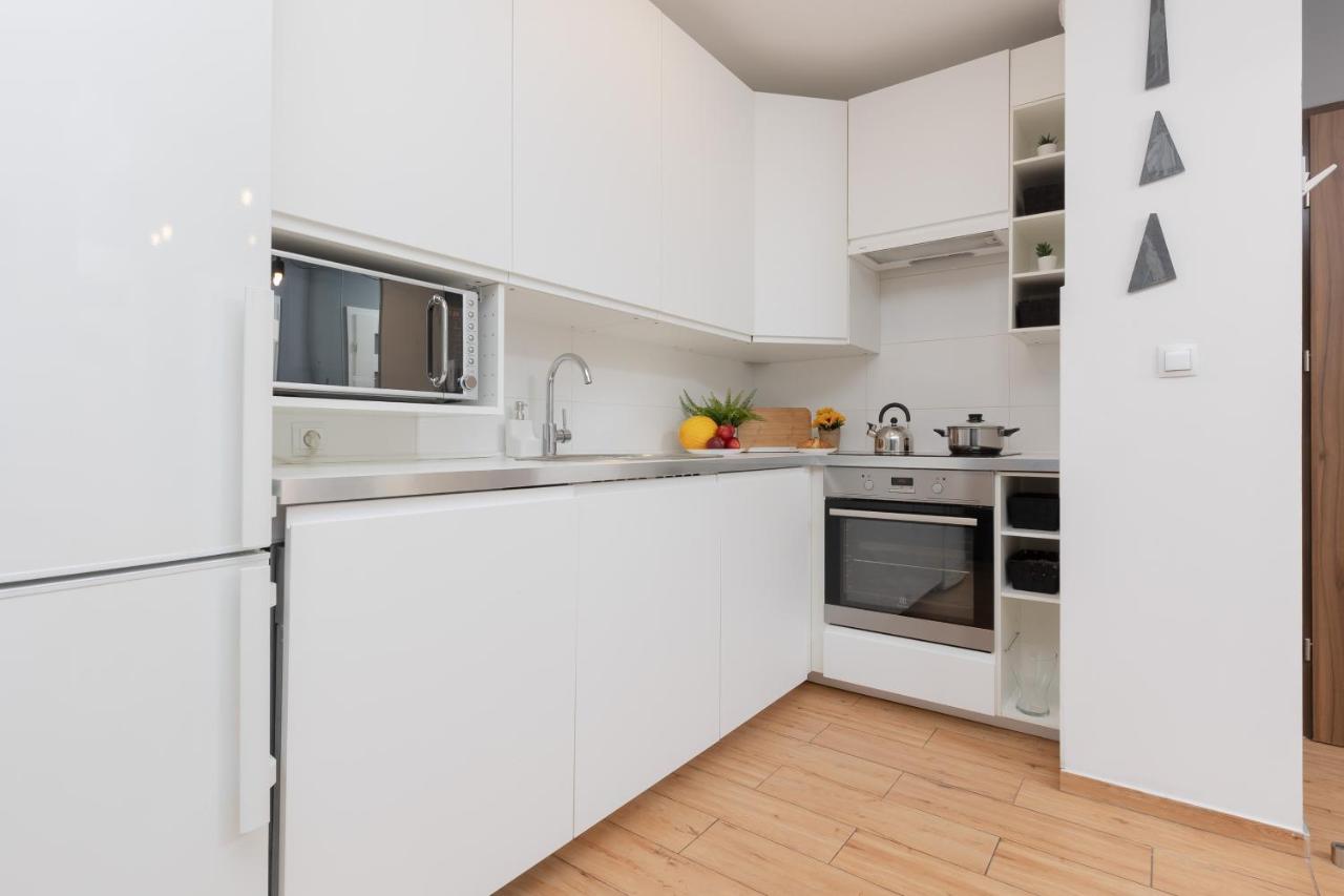 Wawrzyszewska By Renters Apartment